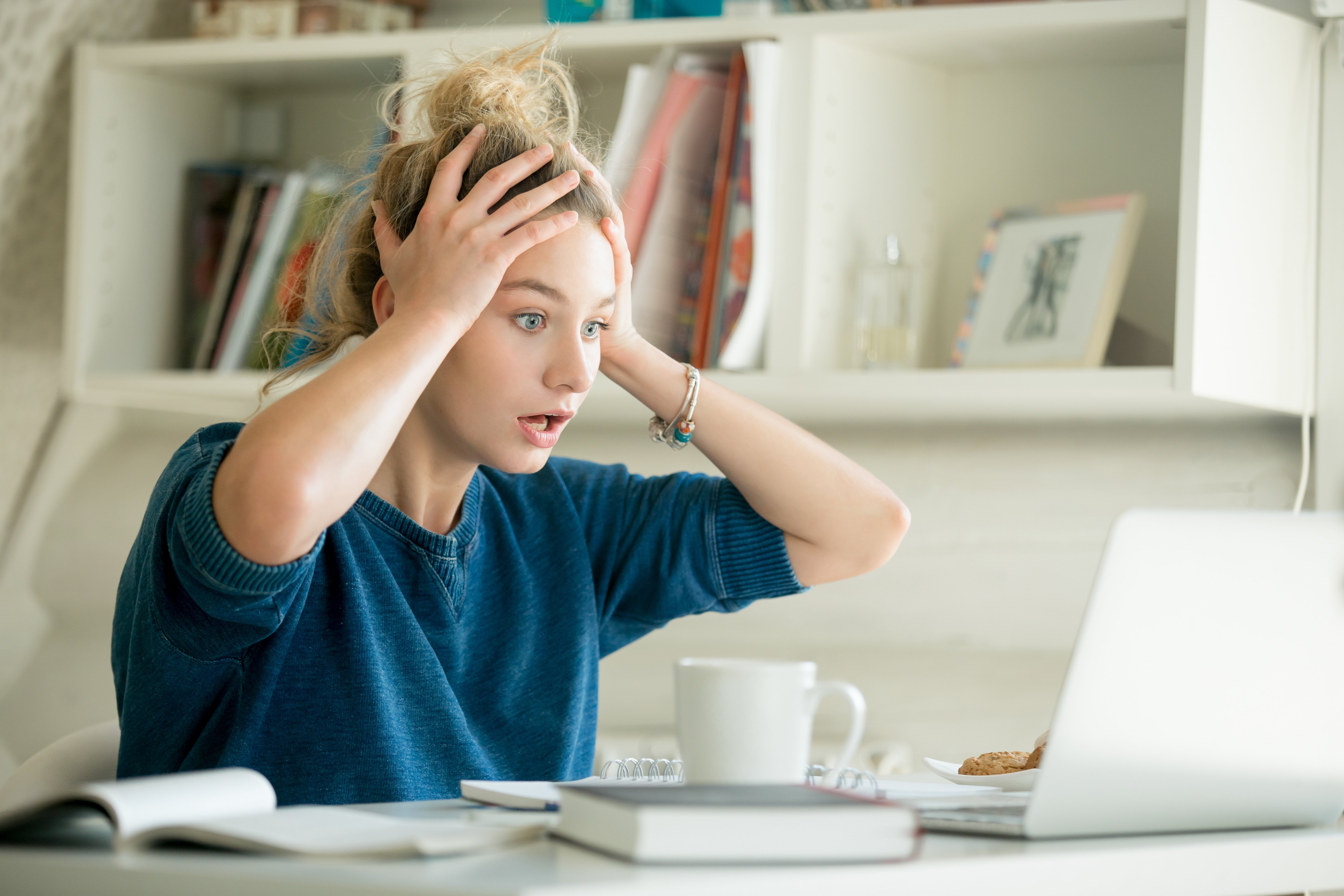 young women frustrated at computer