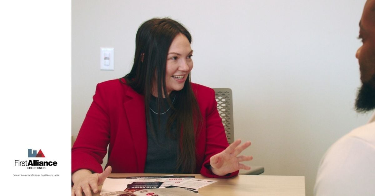 Finding the Best Checking Accounts for Everyday Use (With Overdraft Protection & No Monthly Fees)