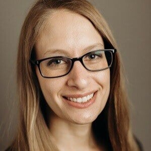 Jenna Taubel - Headshot